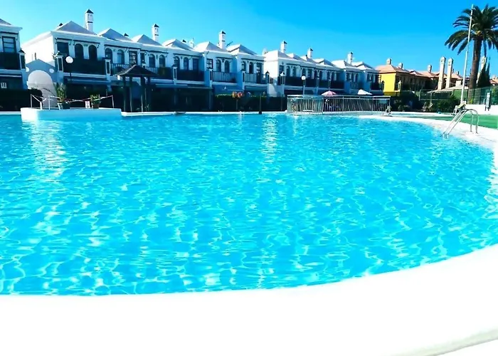 Paradise Sun & Pool *